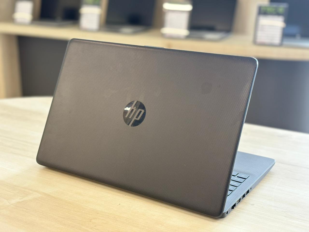 HP Laptop (i3 8th Gen)