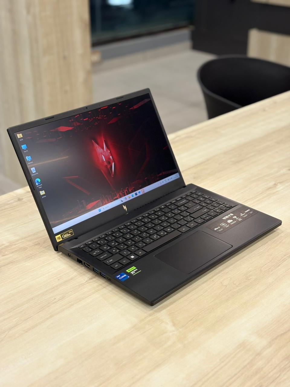 Acer Nitro V15 Laptop