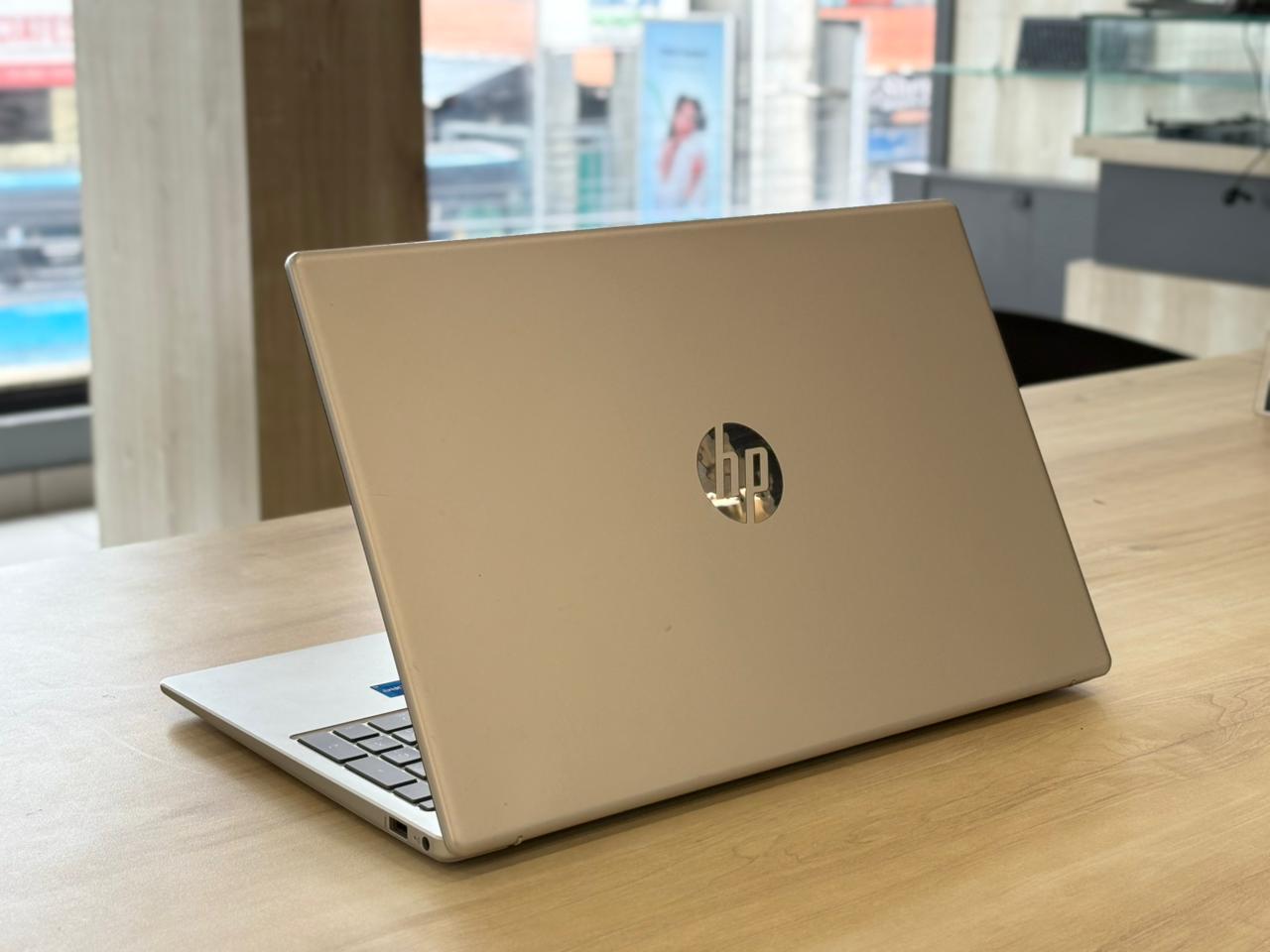 HP LAPTOP 15-fd0xxx (i5 13th Gen)