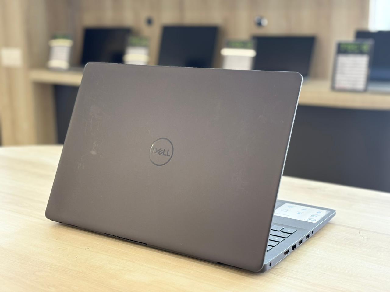 Dell Inspiron (i3 10th Gen)